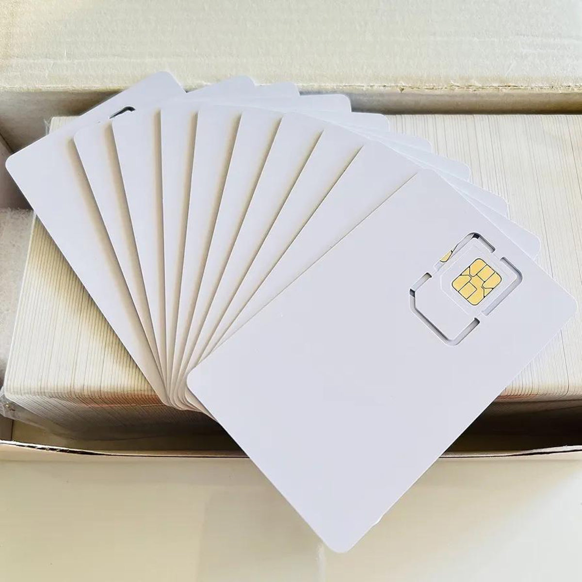 White Card eSIM Adapter — Unbranded eUICC, 1,000 MOQ, ODM & Custom Packaging